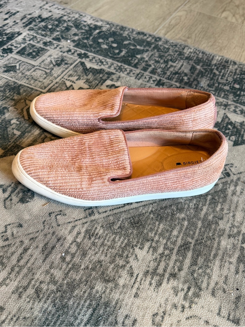 Birdies Corduroy Slip-On Loafers in Dusty Rose and White size 9